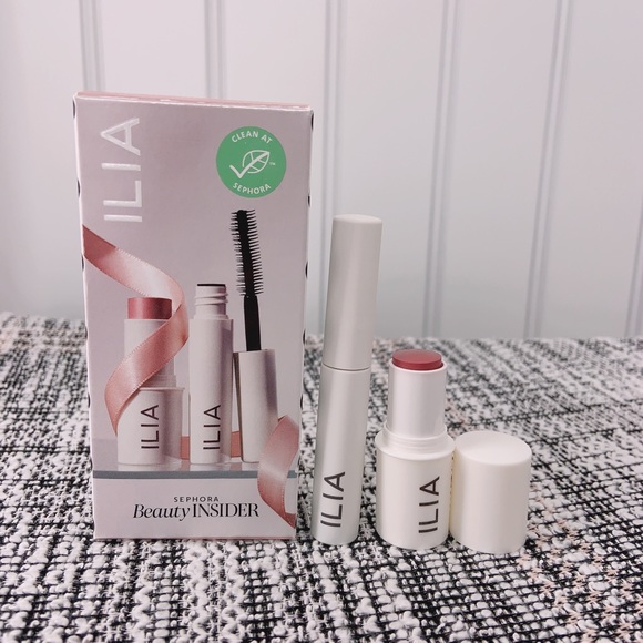 ILIA Beauty set - Picture 3 of 9